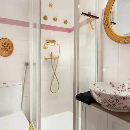 Romantic Alfama Balcony - 10 Minutes From Terreiro Do Paco Lägenhet *