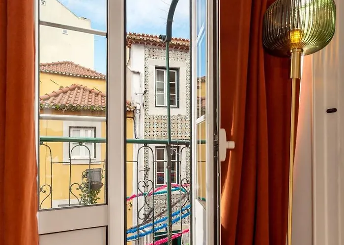 Romantic Alfama Balcony - 10 Minutes From Terreiro Do Paco Διαμέρισμα Lisboa